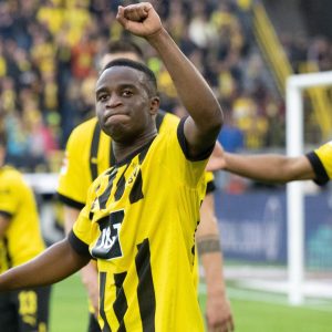 Ngôi sao 17 tuổi của Dortmund Moukoko