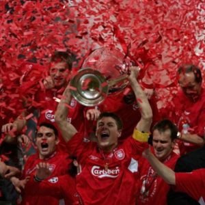 Đội trưởng Steven Gerrard cùng Liverpool vô địch Champions League