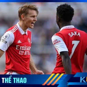 Saka khen ngợi Odegaard người thủ lĩnh đích thực của Pháo thủ