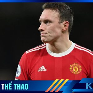 Phil Jones là cầu thủ thứ hai chia tay Man UTD sau Tuanzebe tại mùa hè này