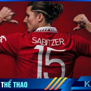 Áo đấu của Sabitzer vẫn được đăng bán trên trang chủ của Man Utd