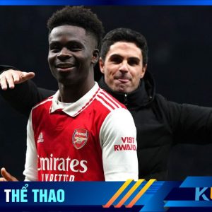 Saka là trò cưng của Mikel Arteta ở Arsenal