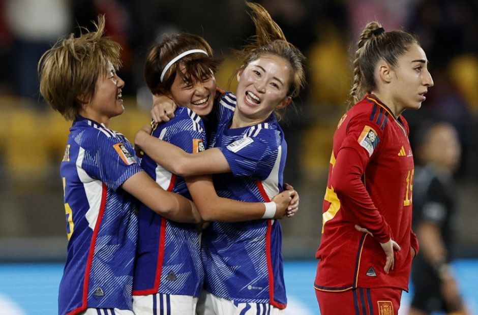 Những nữ chiến binh Samurai xanh đang ăn mừng chiến thắng trước tuyển Tây Ban Nha