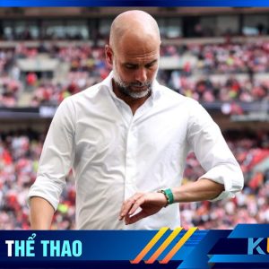 HLV Pep Guardiola rất bảnh bao trong trận Man City thua Arsenal