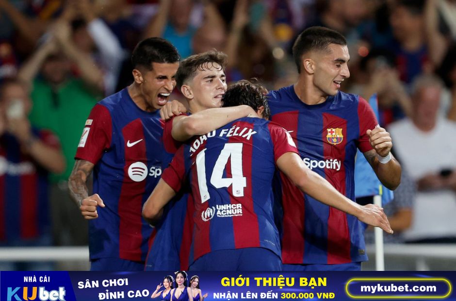 Kubet cập nhật hình ảnh các cầu thủ Barca chúc mừng bàn thắng đầu tiên của Felix ghi được trong màu áo CLB 