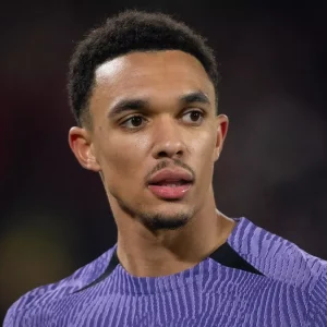 Trent Alexander-Arnold bị rách dây chằng đầu gối sau chấn thương nặng ở Liverpool-Kubet